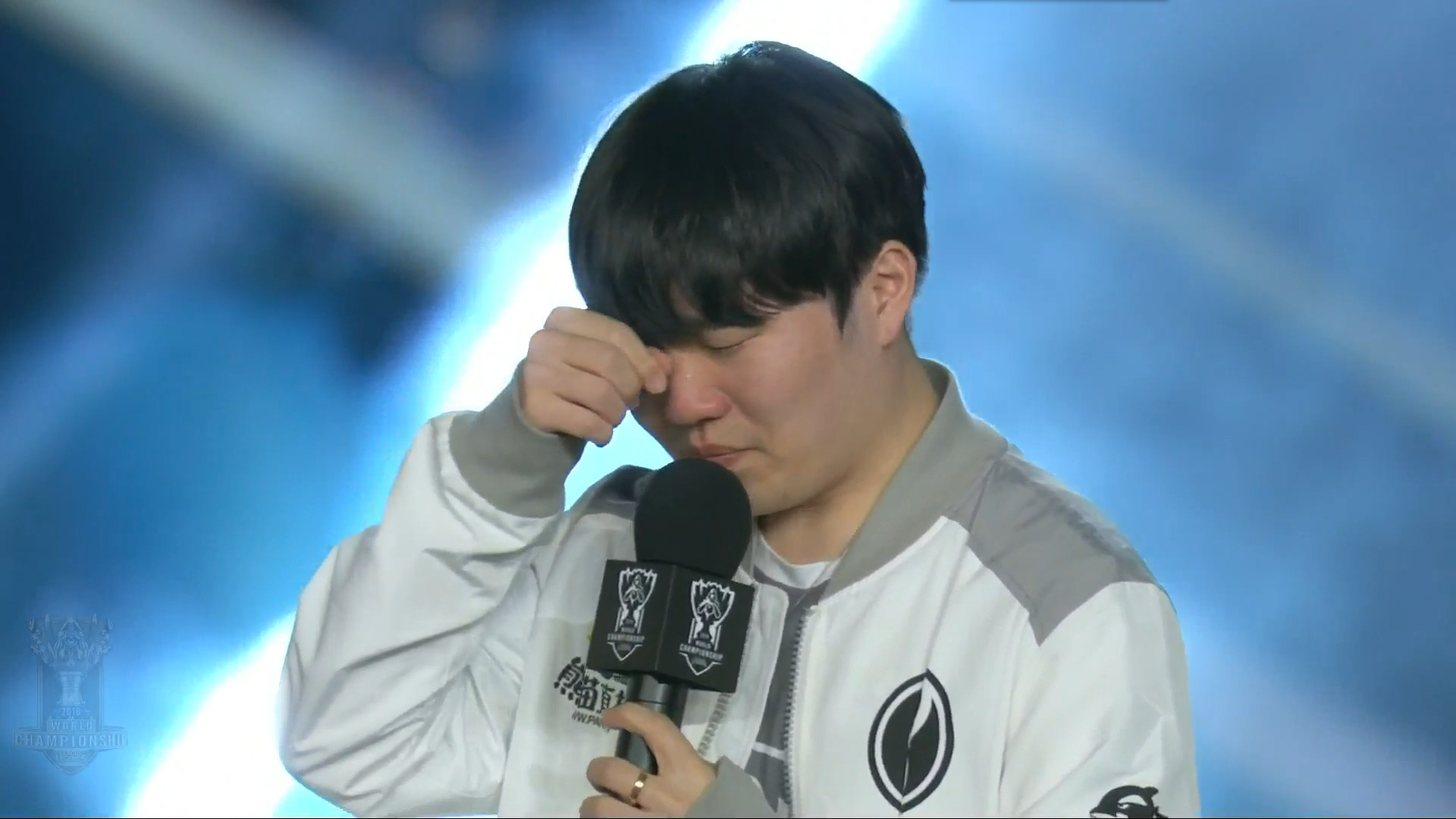 对克雷莫内 对克雷莫内